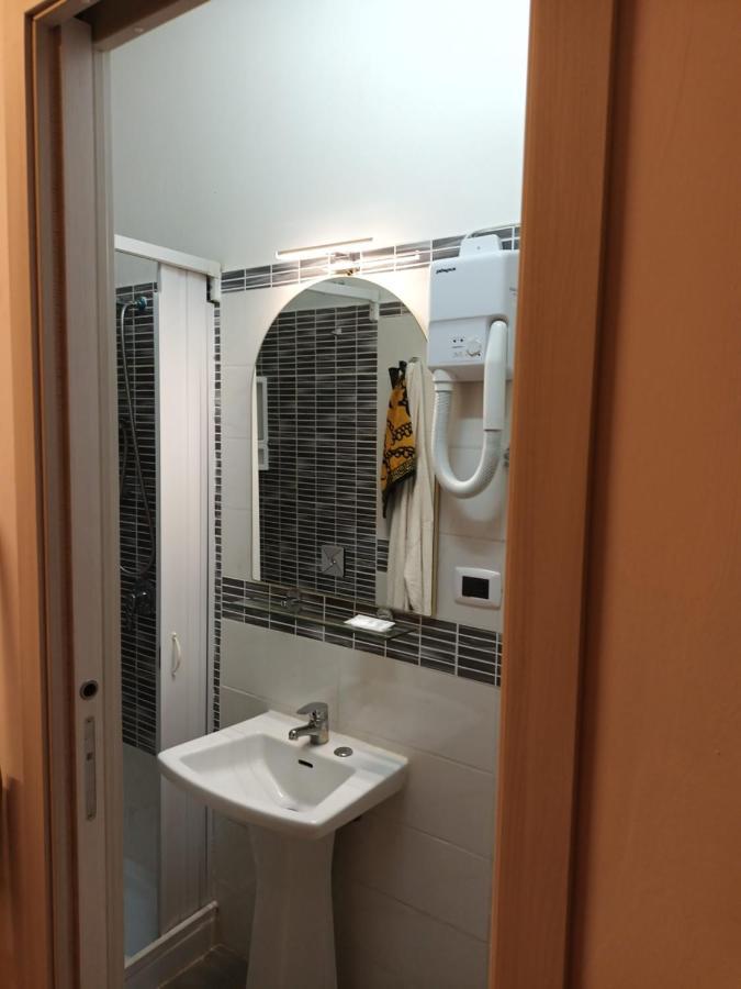 Levante Rooms Scalea Luaran gambar