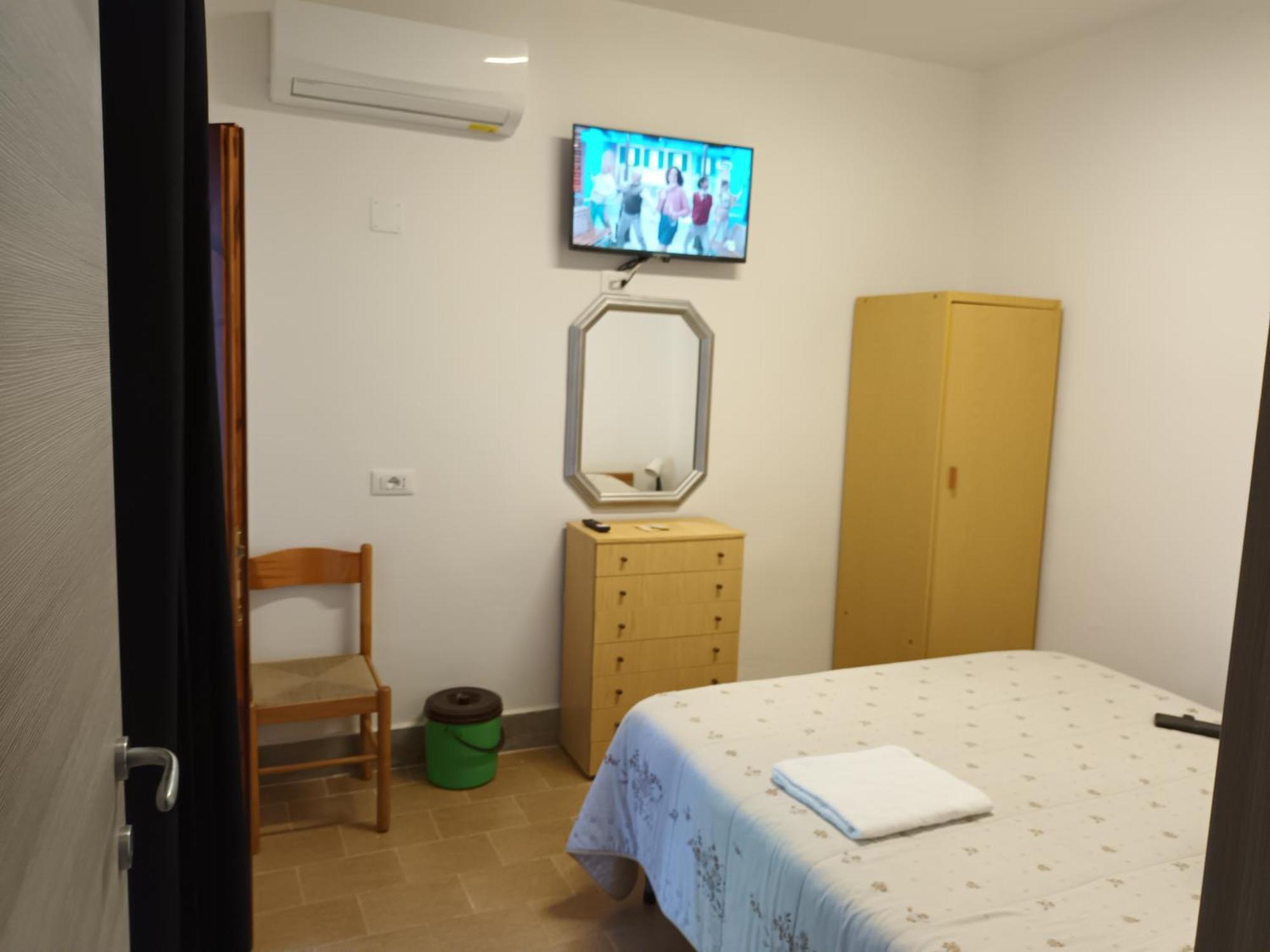 Levante Rooms Scalea Luaran gambar