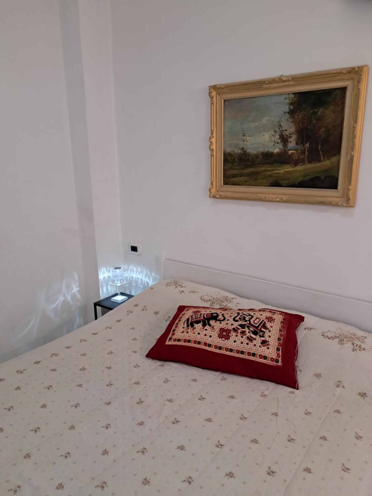 Levante Rooms Scalea Bilik gambar