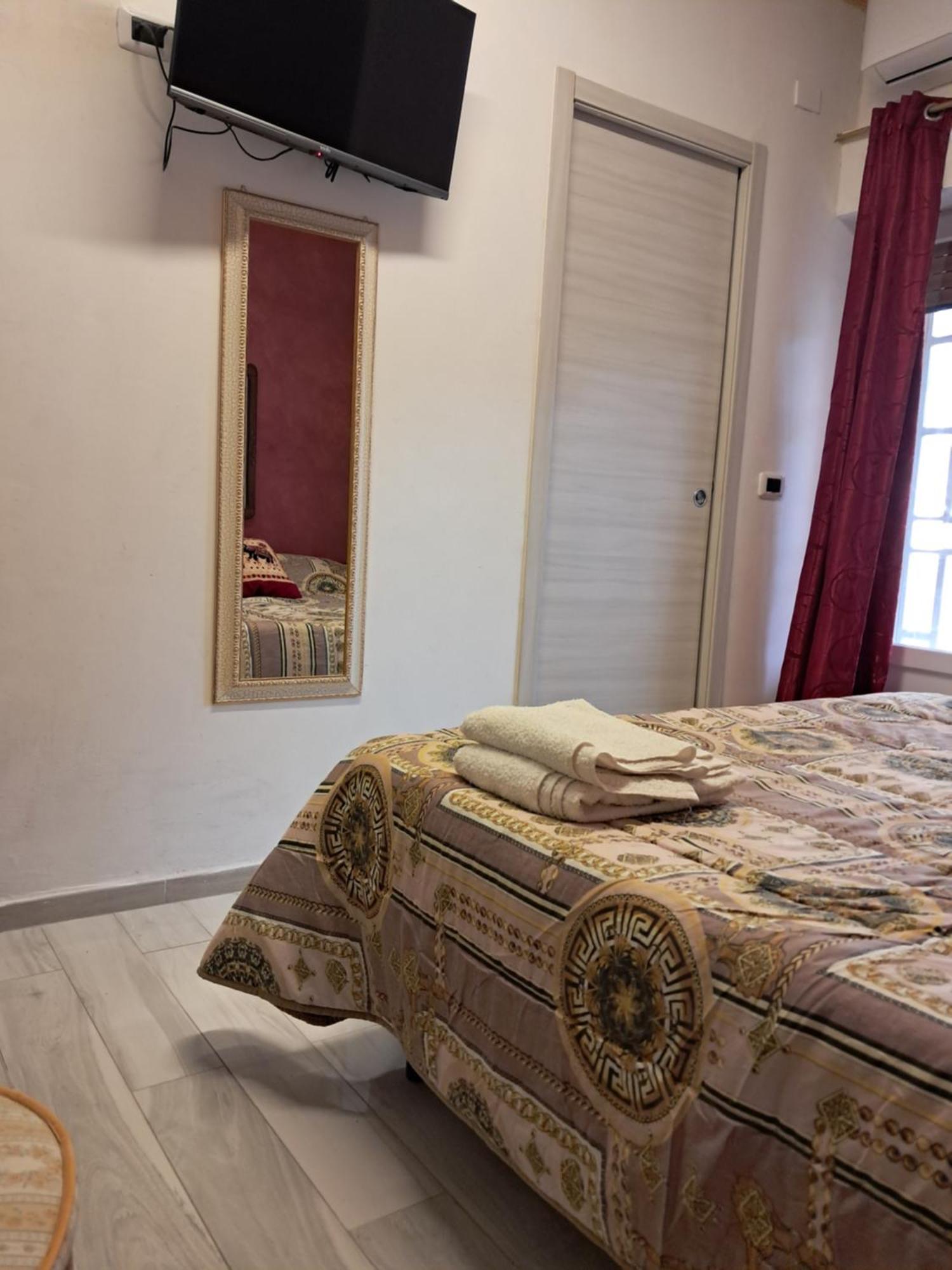 Levante Rooms Scalea Luaran gambar